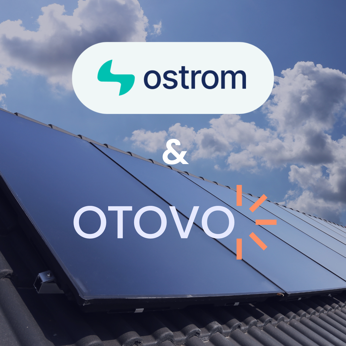 Solarmodule auf einem Dach mit dem Otovo und Ostrom Logos